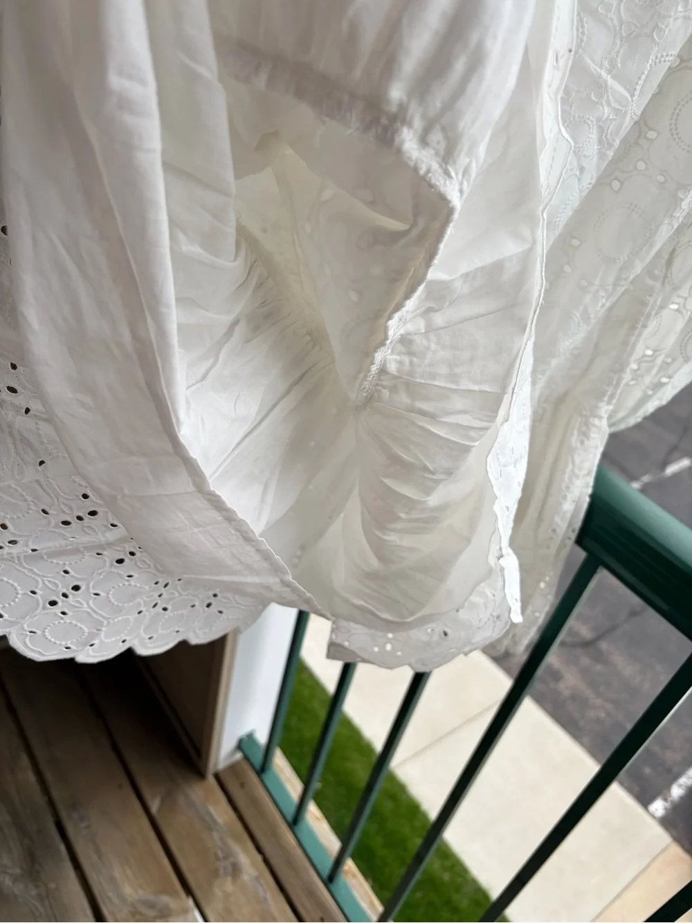 🆕🤍Antonio Melani White Eyelet Lace Dress Size 6 Boho Cottagecore Front Mini - Picture 14 of 17